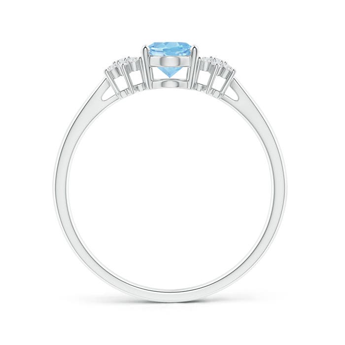 AAAA - Aquamarine / 0.68 CT / 14 KT White Gold