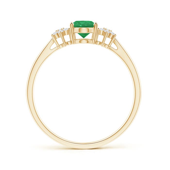 A - Emerald / 0.74 CT / 14 KT Yellow Gold