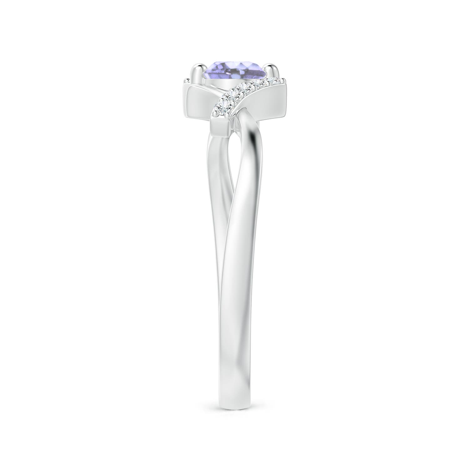 A - Tanzanite / 0.31 CT / 14 KT White Gold