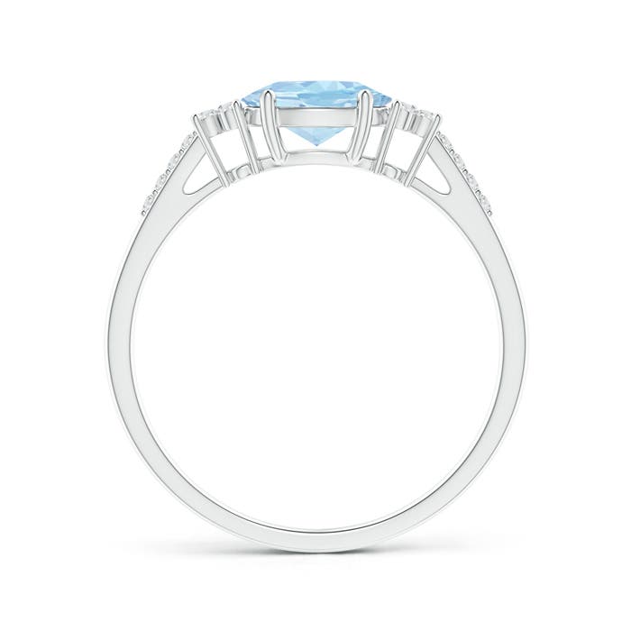 AAA - Aquamarine / 0.69 CT / 14 KT White Gold