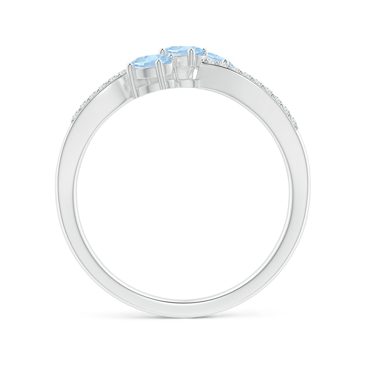 AA - Aquamarine / 0.56 CT / 14 KT White Gold