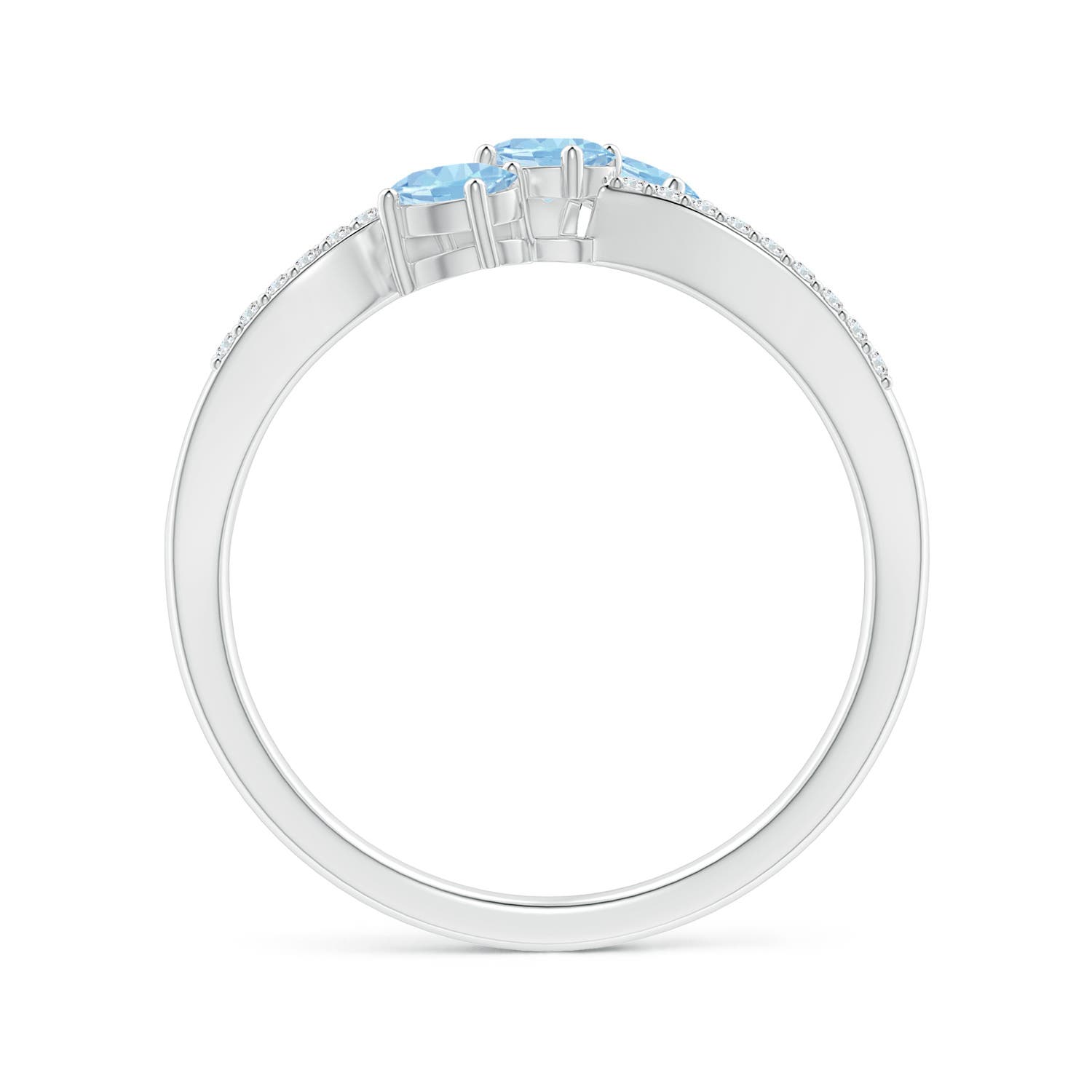 AAA - Aquamarine / 0.56 CT / 14 KT White Gold