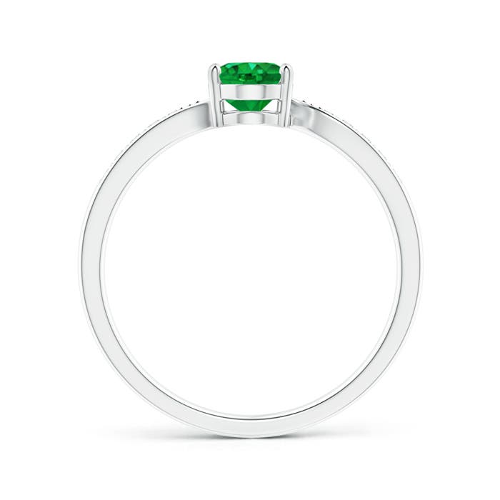 AAA - Emerald / 0.73 CT / 14 KT White Gold