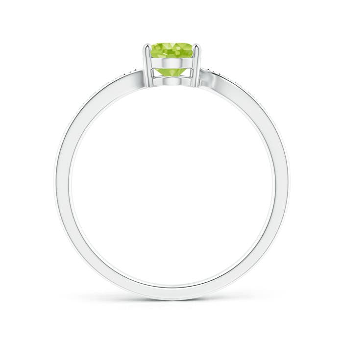 AA - Peridot / 0.92 CT / 14 KT White Gold