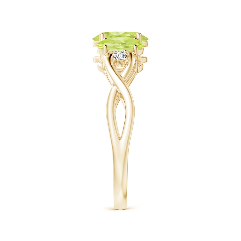 7x5mm A Oval Peridot Three Stone Criss-Cross Ring in Yellow Gold side-2