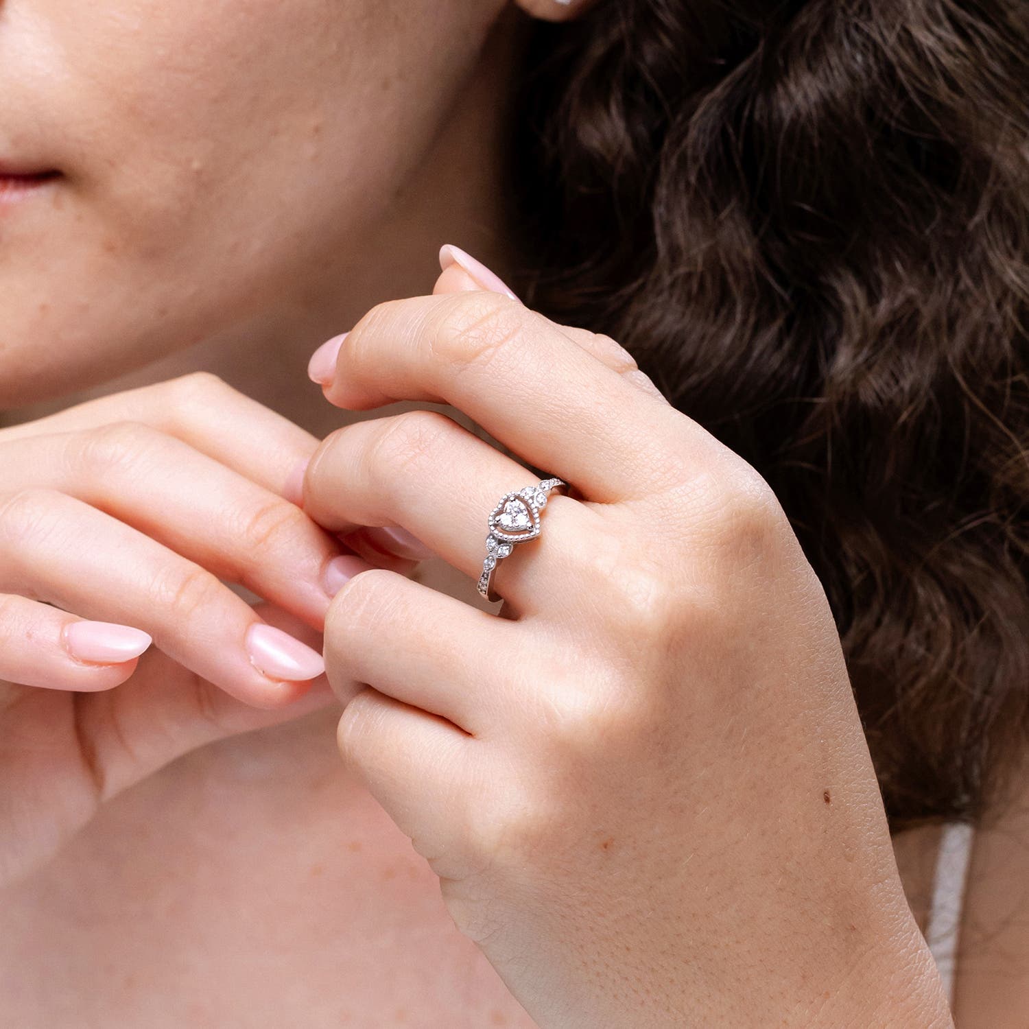 SR1578D lifestyle image - lifestyle 3