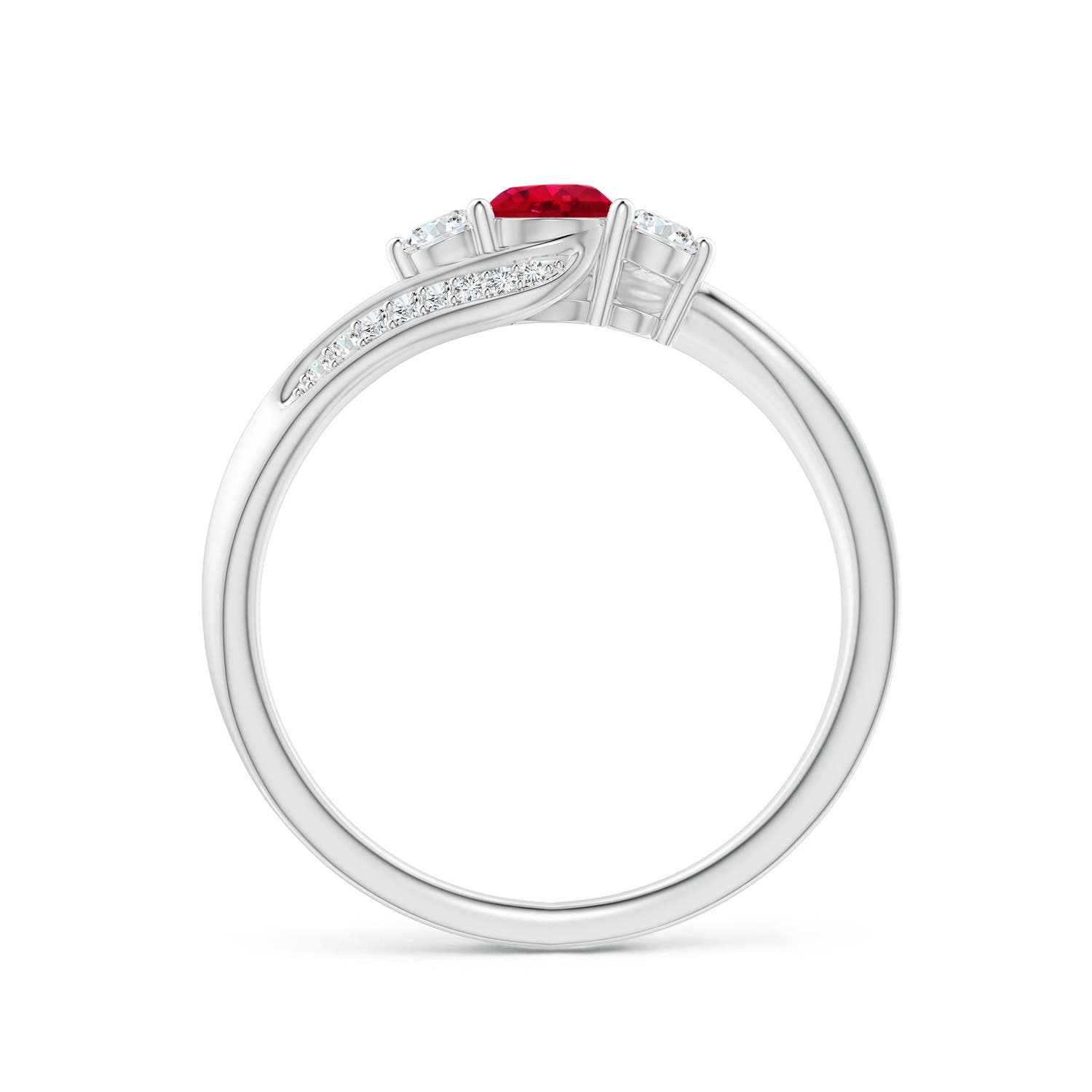 AAA - Ruby / 0.63 CT / 14 KT White Gold