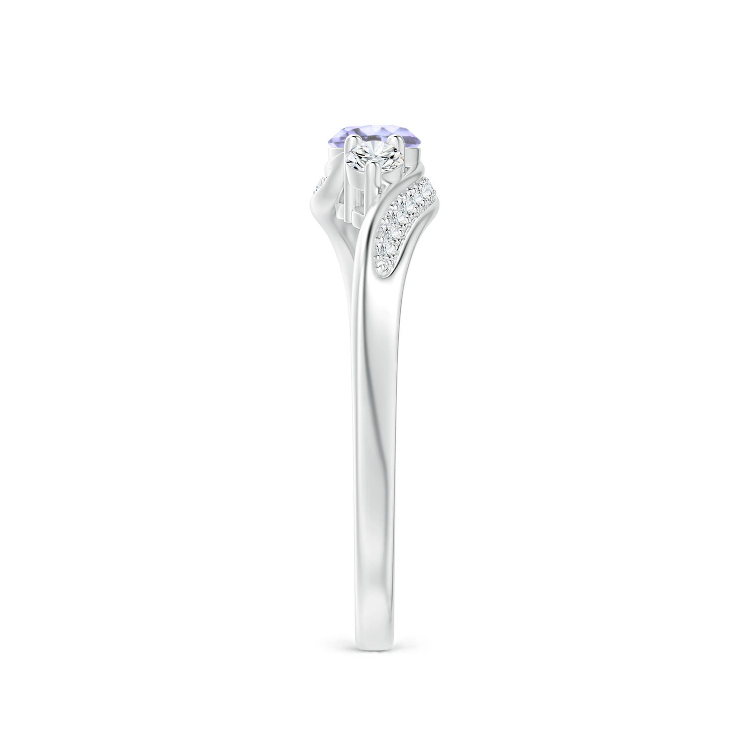 A - Tanzanite / 0.54 CT / 14 KT White Gold