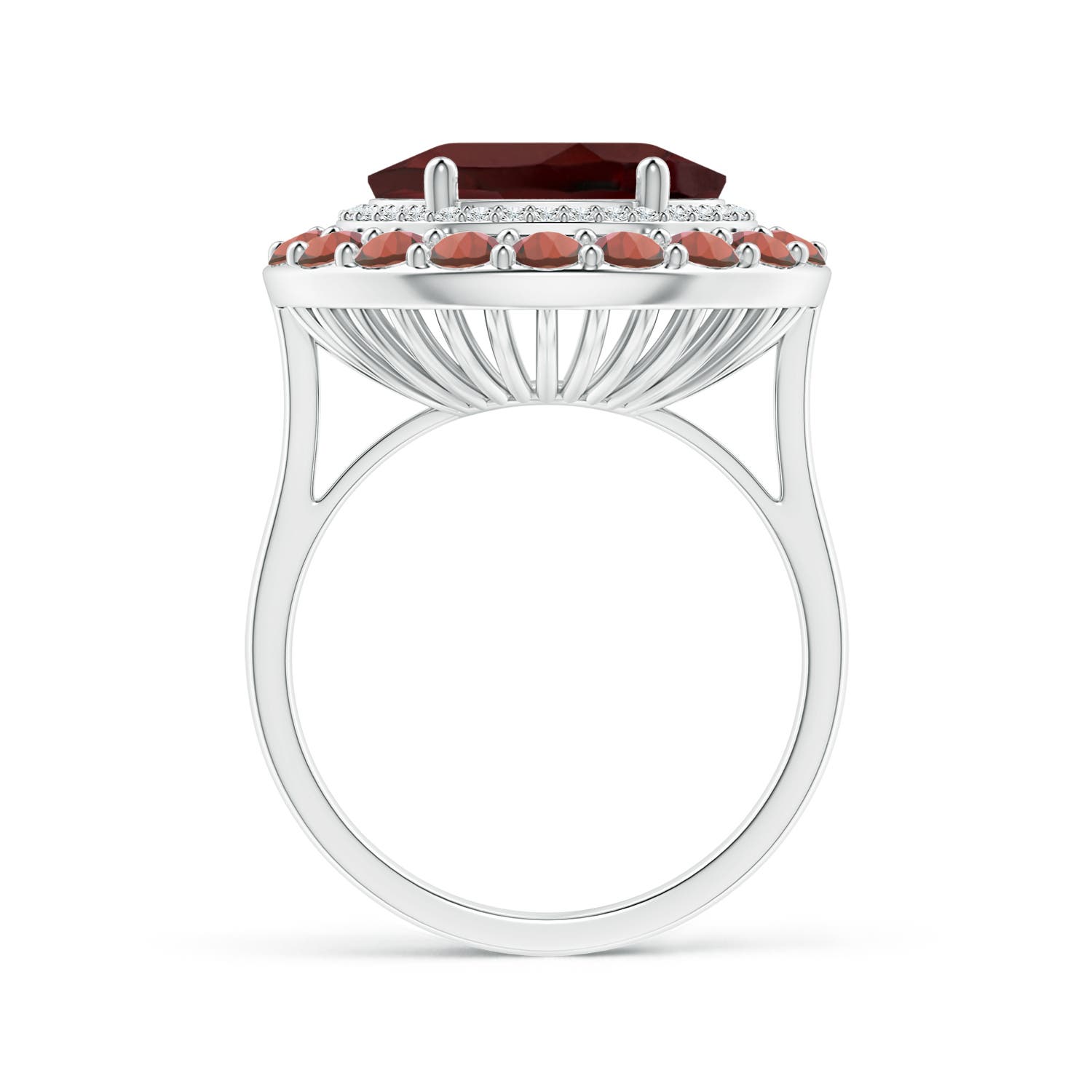 AA - Garnet / 6.76 CT / 14 KT White Gold