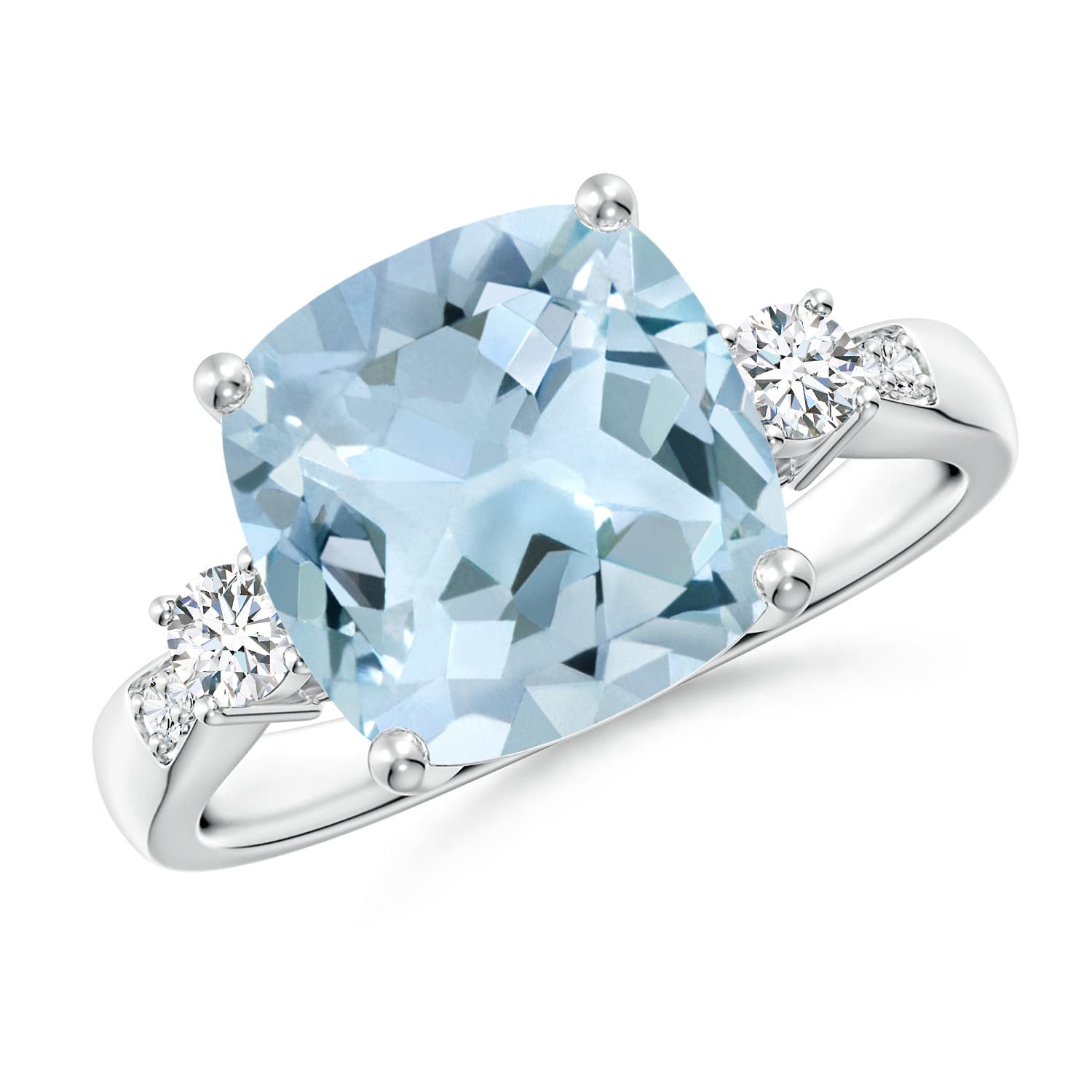 AA - Aquamarine / 3.7 CT / 14 KT White Gold