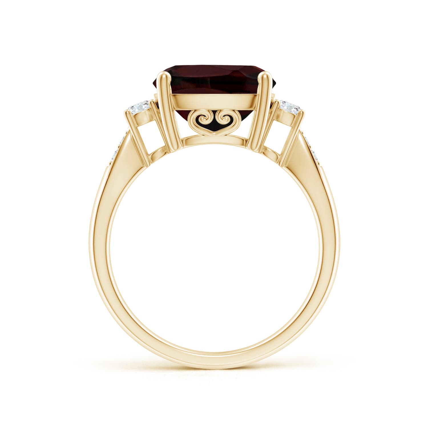 A - Garnet / 4.4 CT / 14 KT Yellow Gold