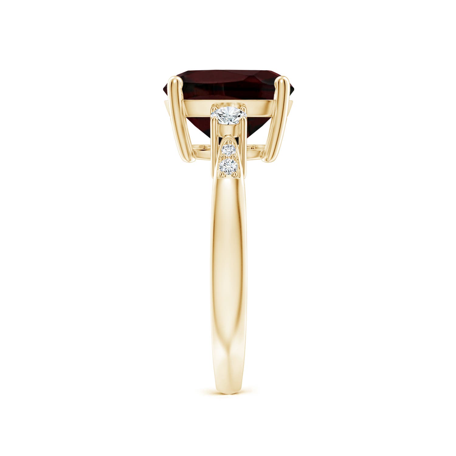 A - Garnet / 4.4 CT / 14 KT Yellow Gold