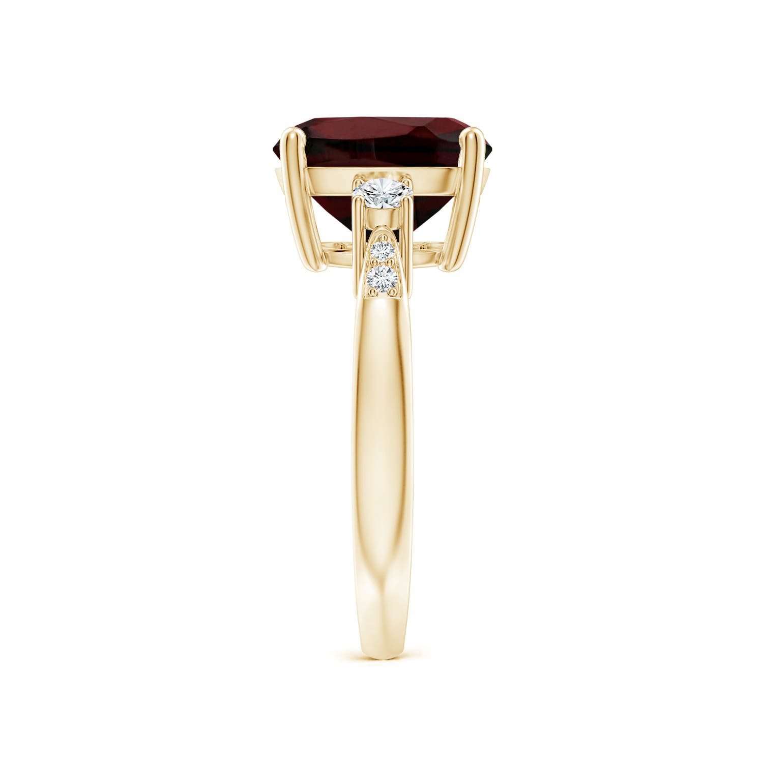 AA - Garnet / 4.4 CT / 14 KT Yellow Gold