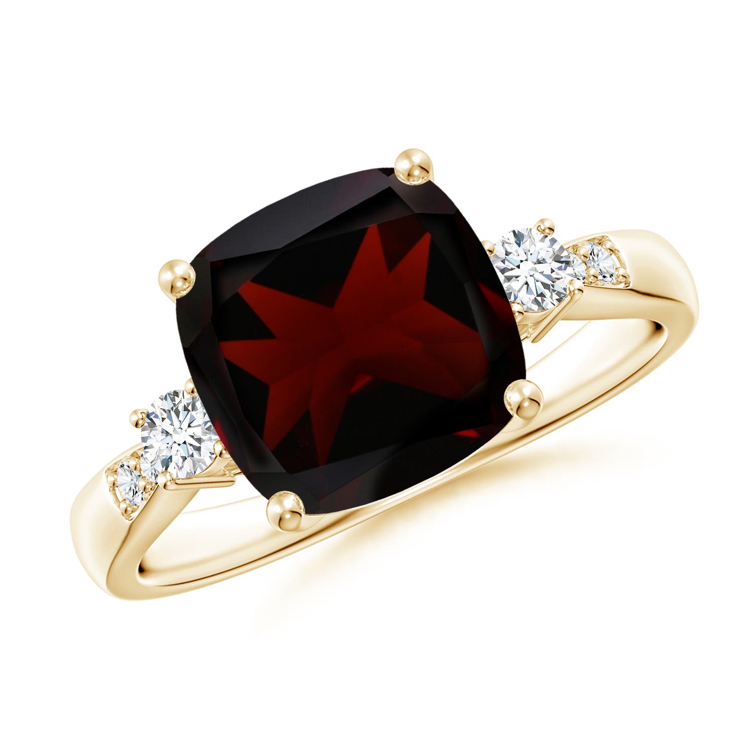 A - Garnet / 3.77 CT / 14 KT Yellow Gold