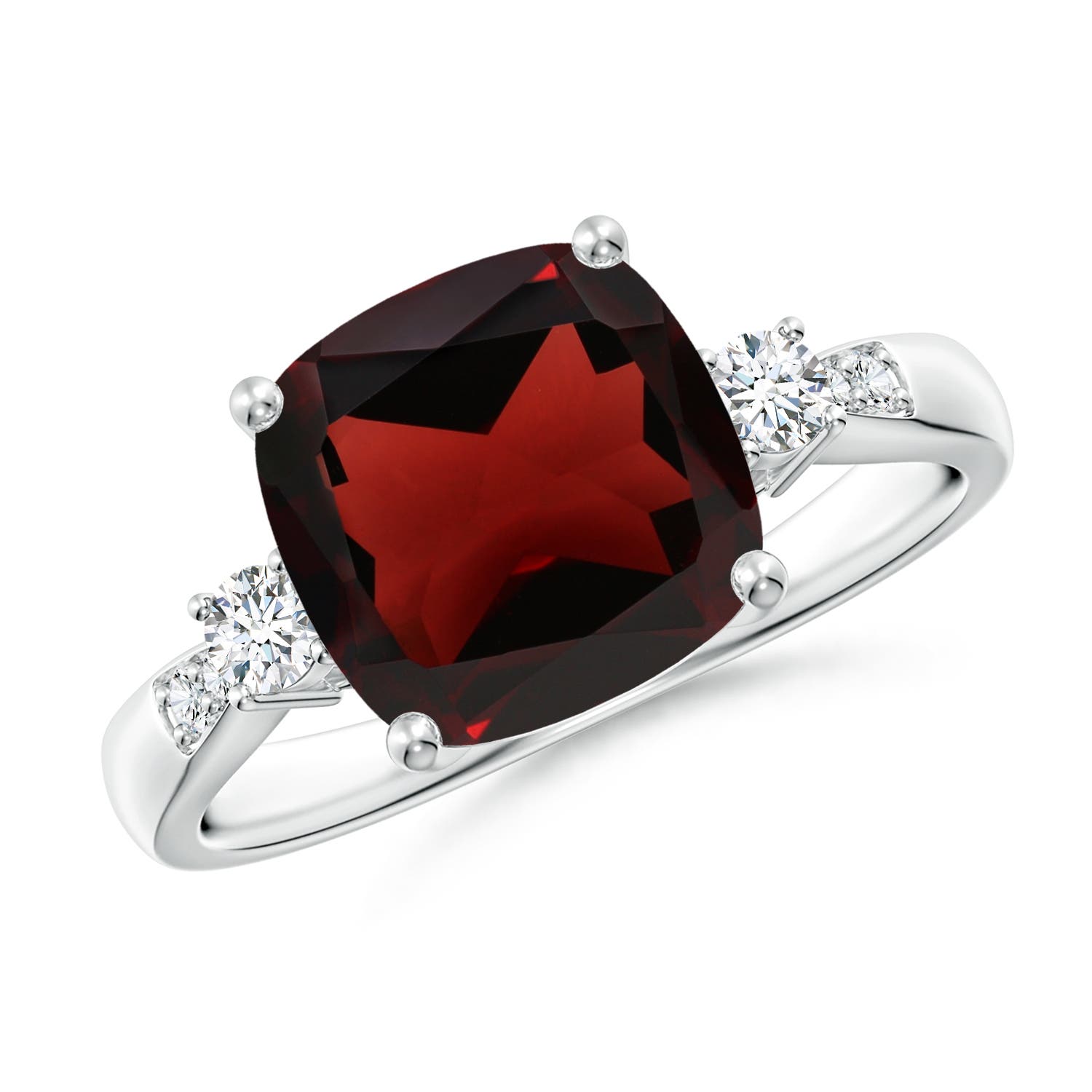 AA - Garnet / 3.77 CT / 14 KT White Gold