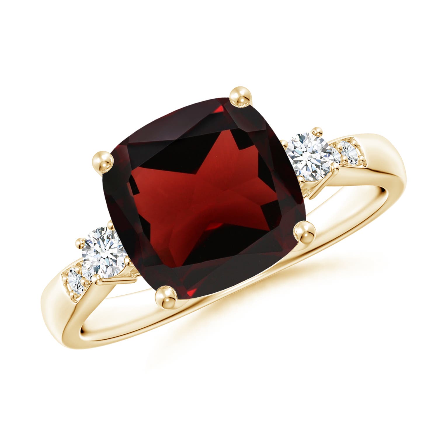 AA - Garnet / 3.77 CT / 14 KT Yellow Gold