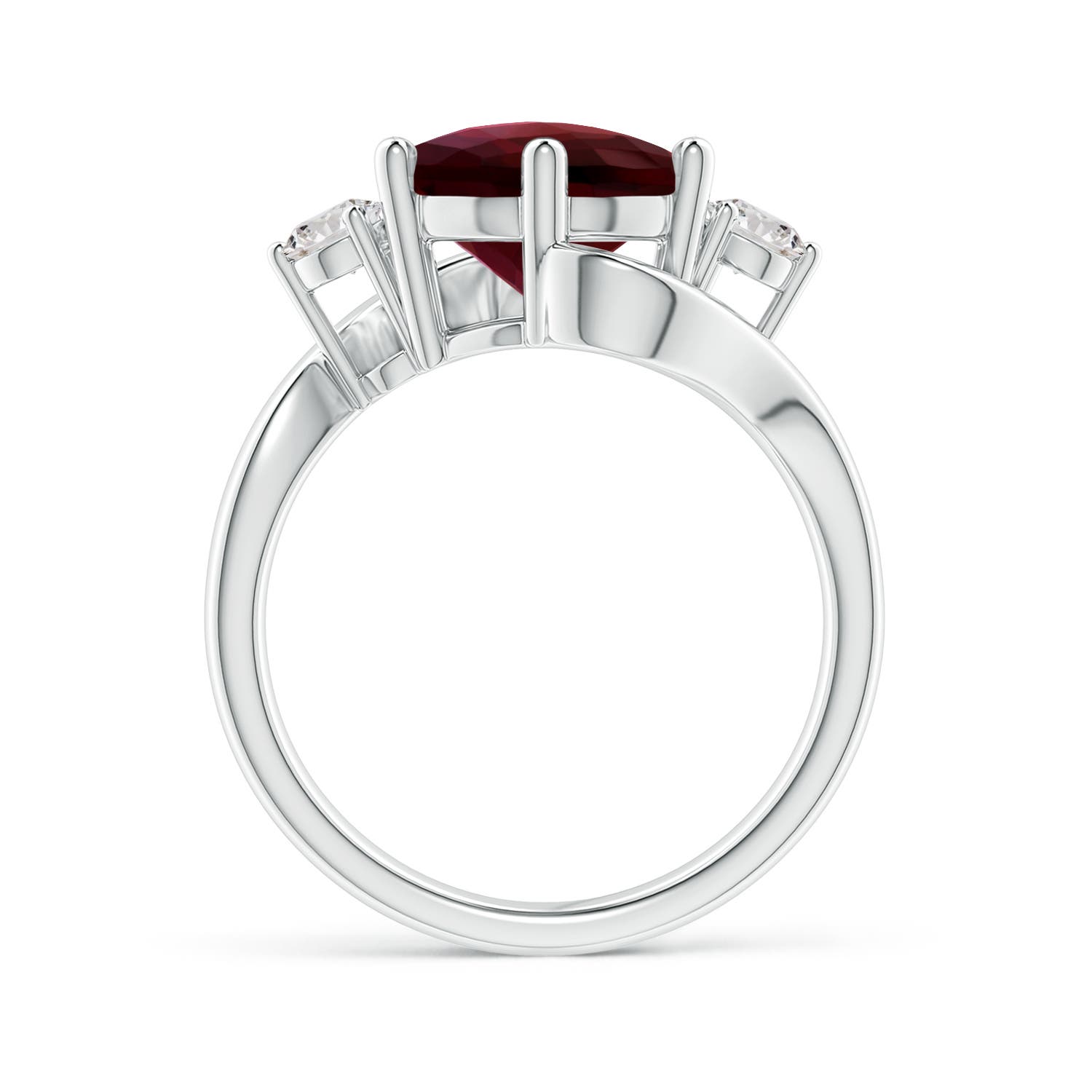 AA - Garnet / 4.57 CT / 14 KT White Gold