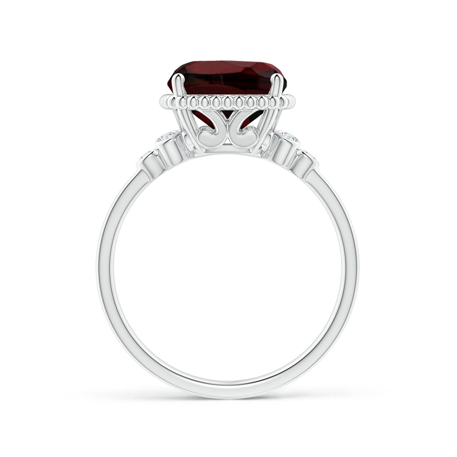 AA - Garnet / 4.58 CT / 14 KT White Gold