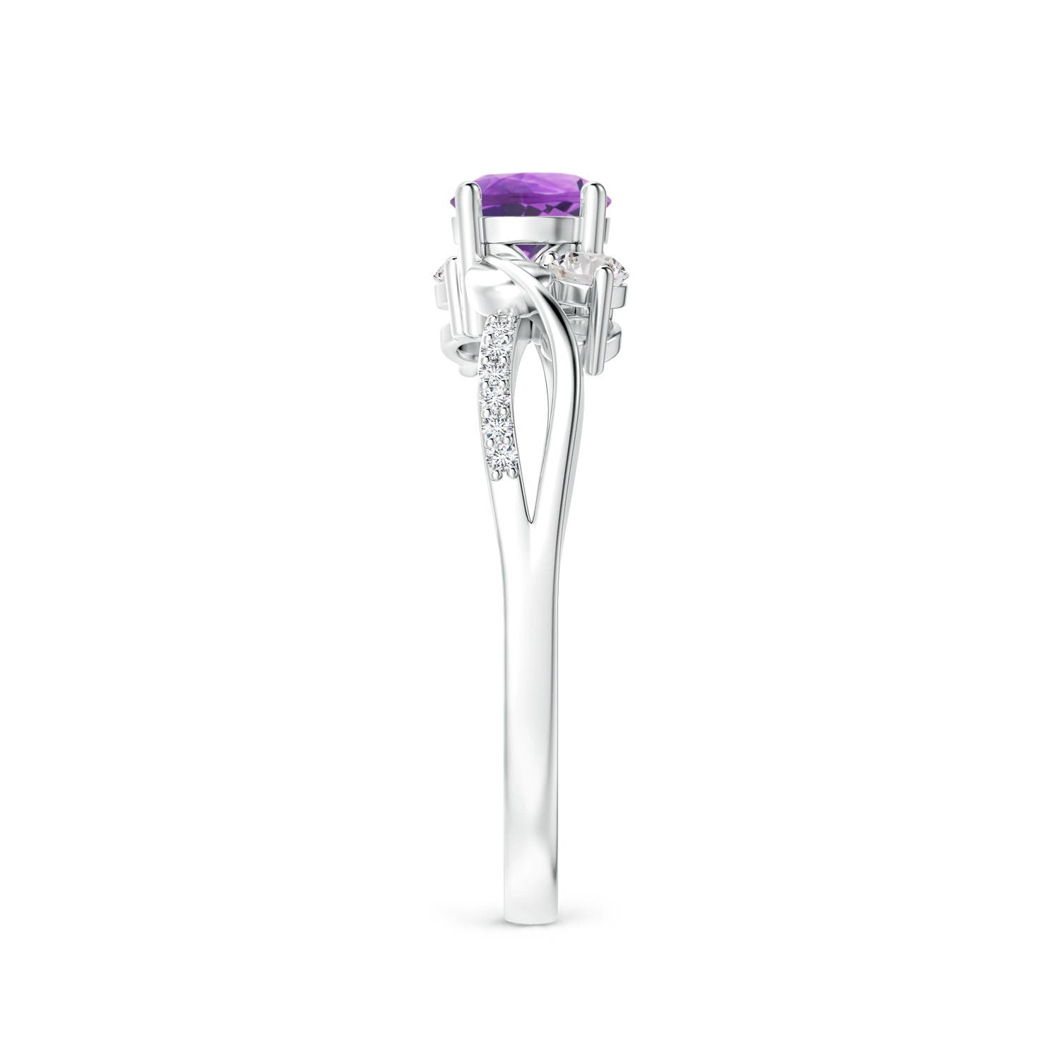 AA - Amethyst / 0.65 CT / 14 KT White Gold