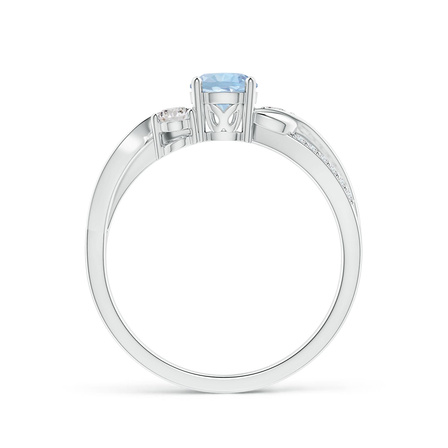 AA - Aquamarine / 0.6 CT / 14 KT White Gold