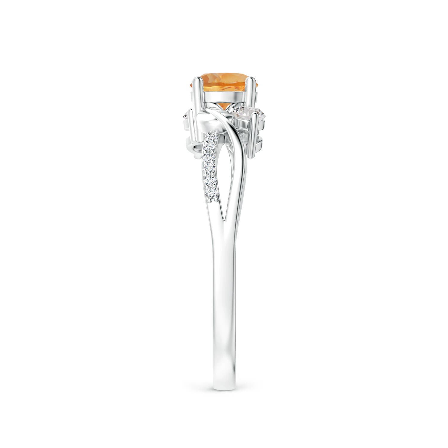 AA - Citrine / 0.65 CT / 14 KT White Gold