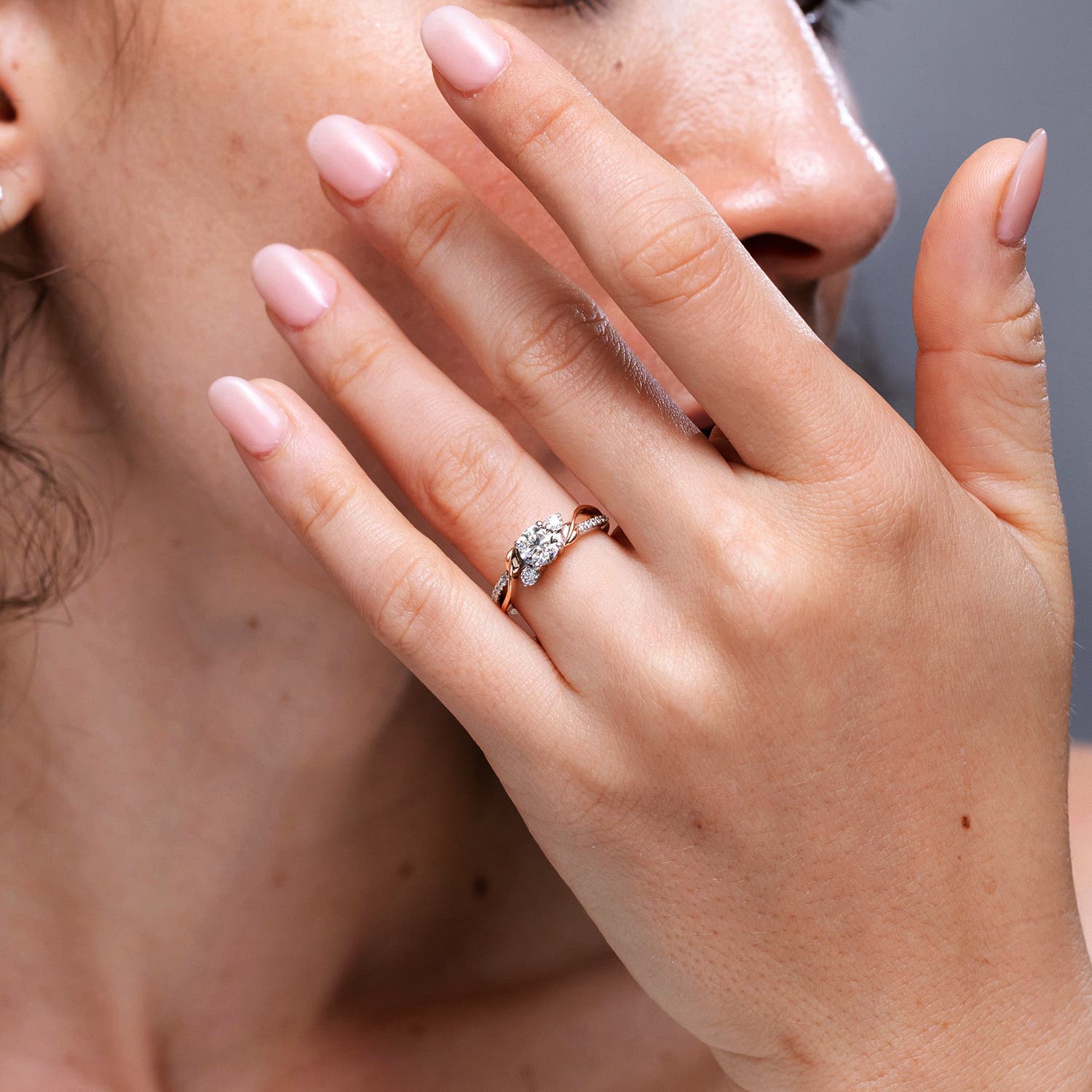 SR1912D lifestyle image - lifestyle 5