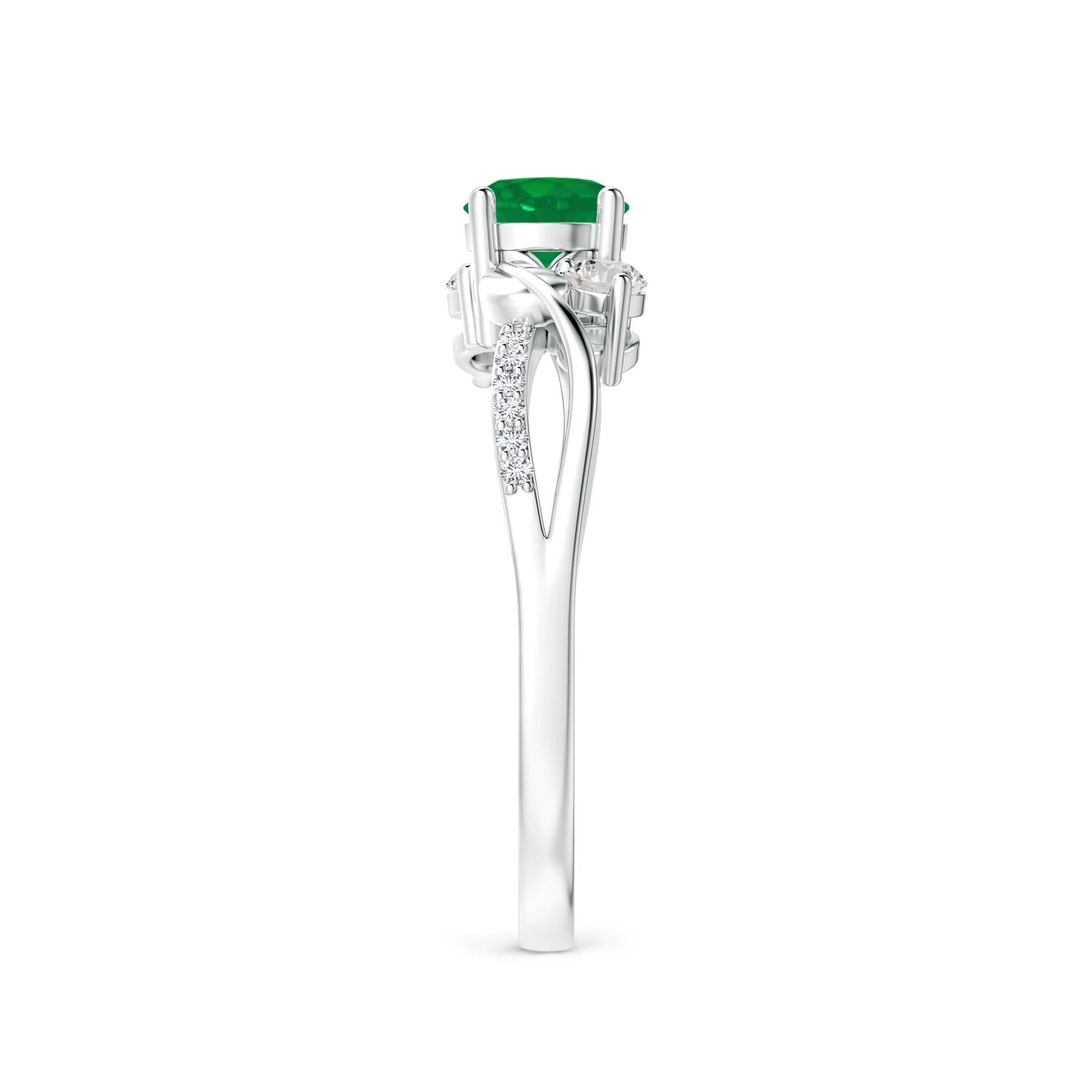 AA - Emerald / 0.65 CT / 14 KT White Gold