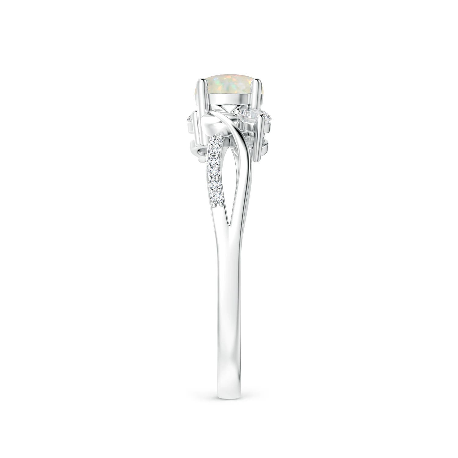 AAA - Opal / 0.53 CT / 14 KT White Gold