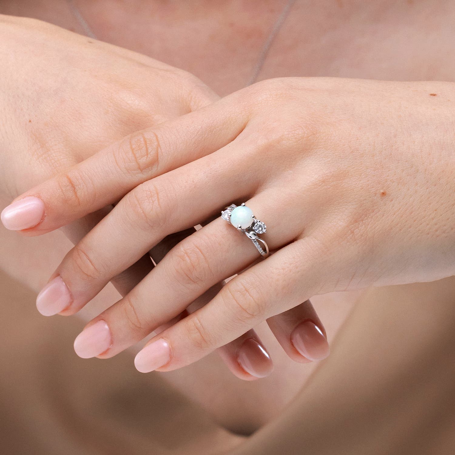 SR1912OPD lifestyle image - lifestyle 6