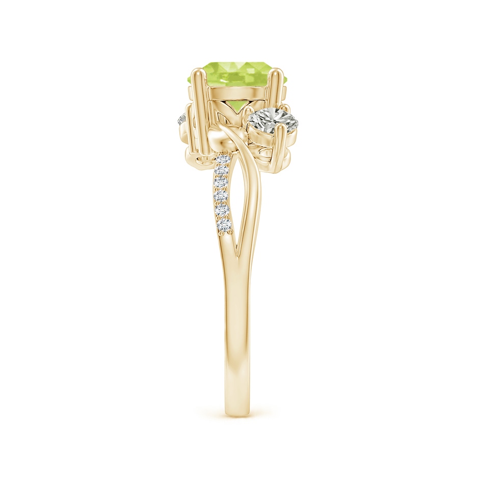 7mm A Peridot and Diamond Twisted Vine Ring in Yellow Gold side 299
