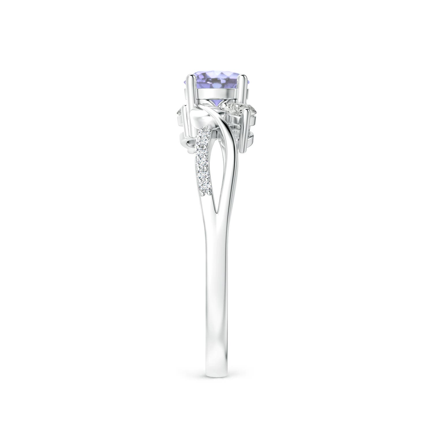 A - Tanzanite / 0.7 CT / 14 KT White Gold