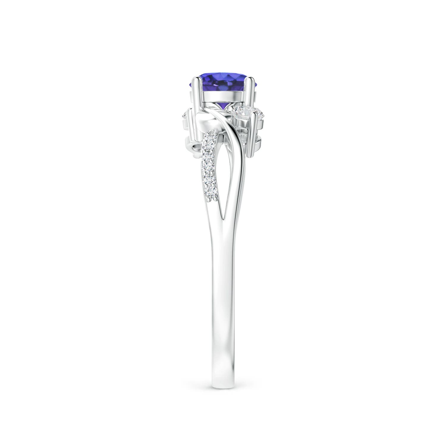 AAA - Tanzanite / 0.7 CT / 14 KT White Gold