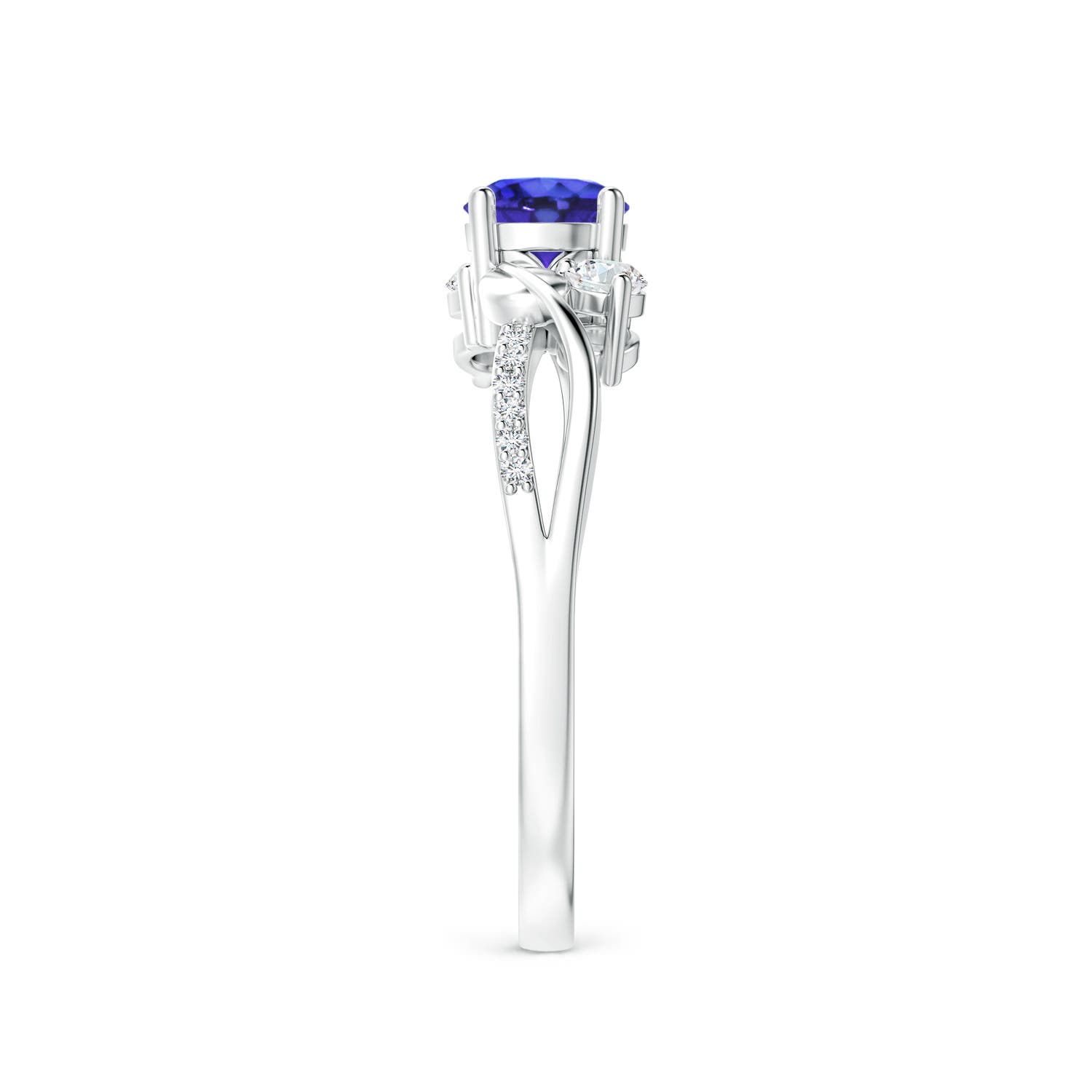 AAAA - Tanzanite / 0.7 CT / 14 KT White Gold