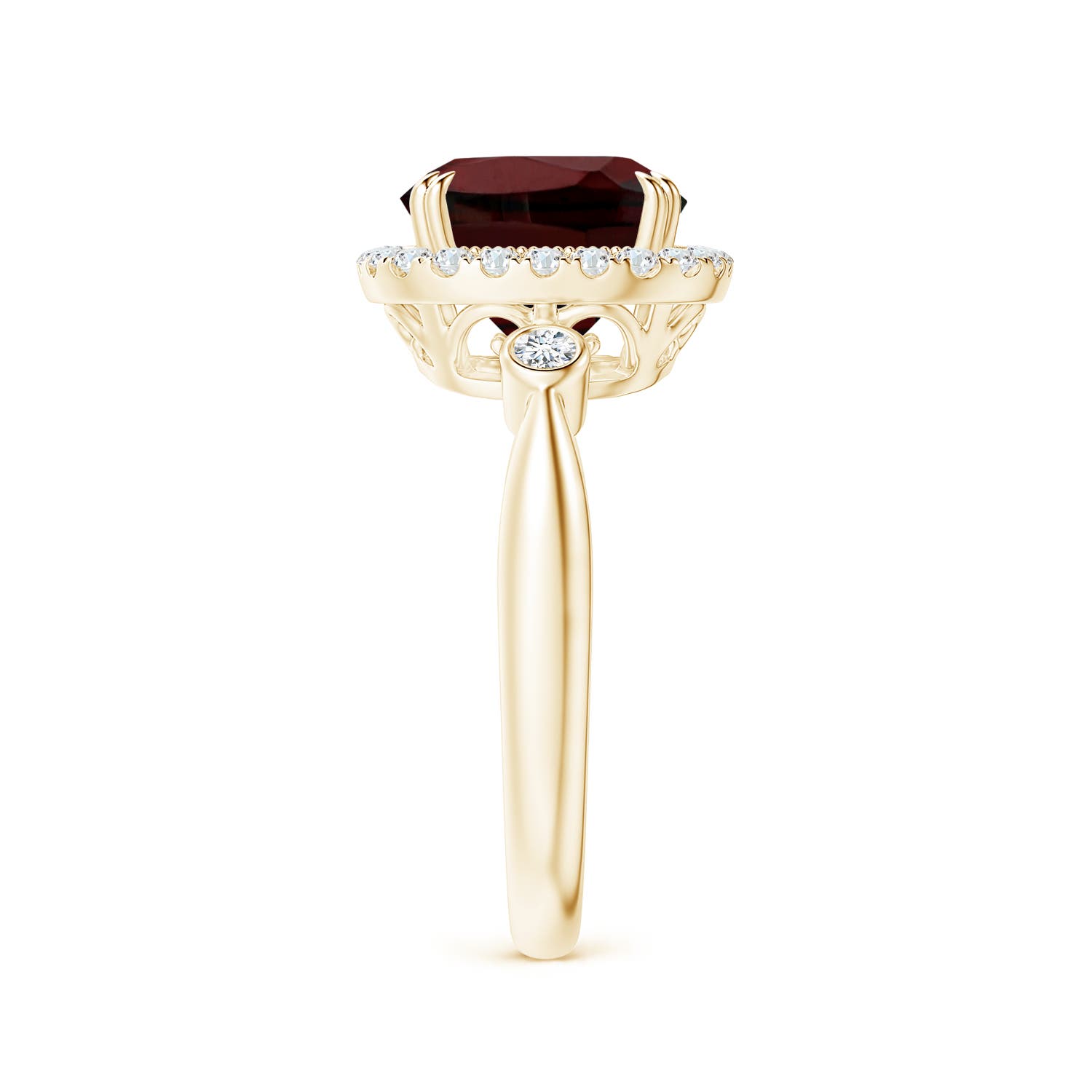 AA - Garnet / 3.91 CT / 14 KT Yellow Gold