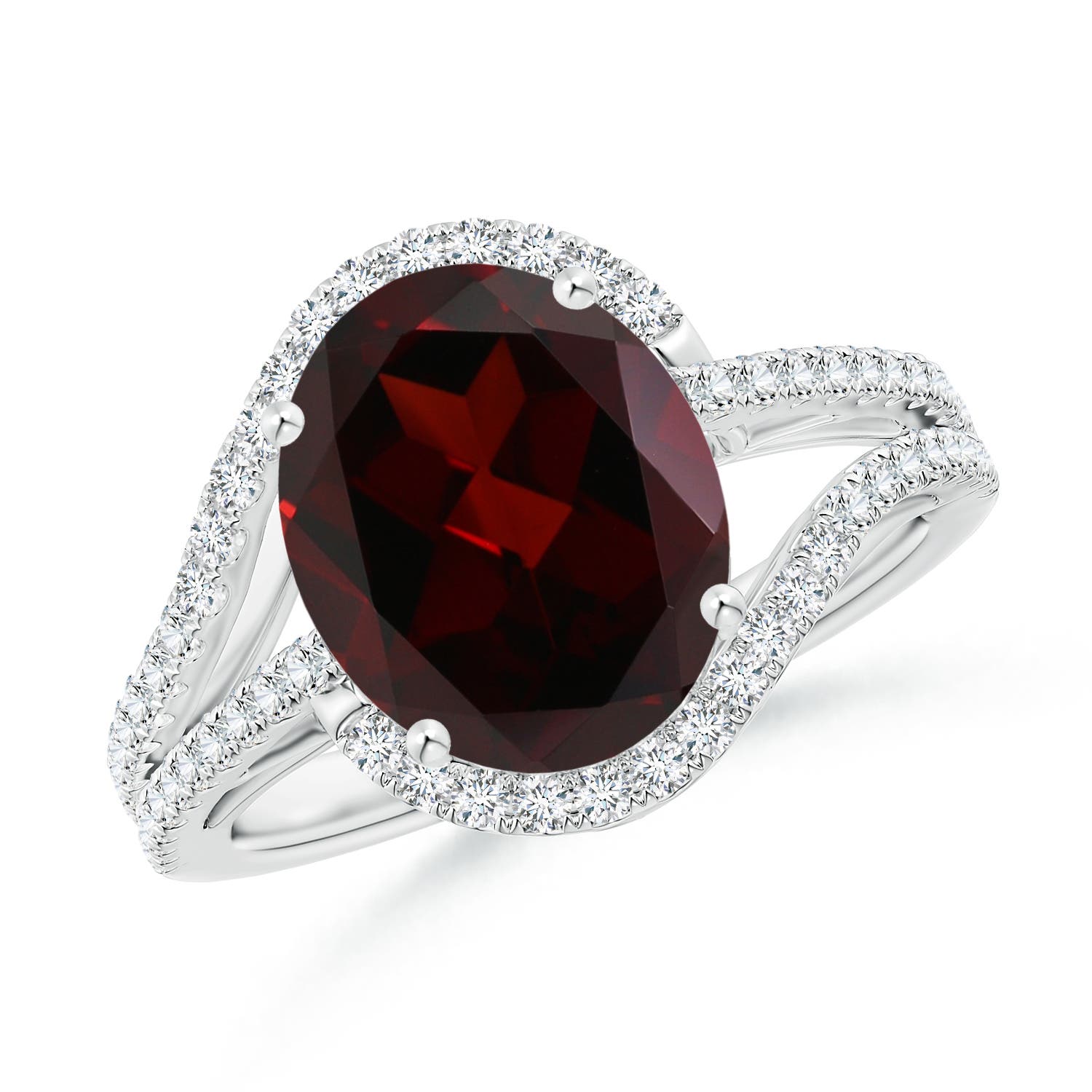 A - Garnet / 4.7 CT / 14 KT White Gold