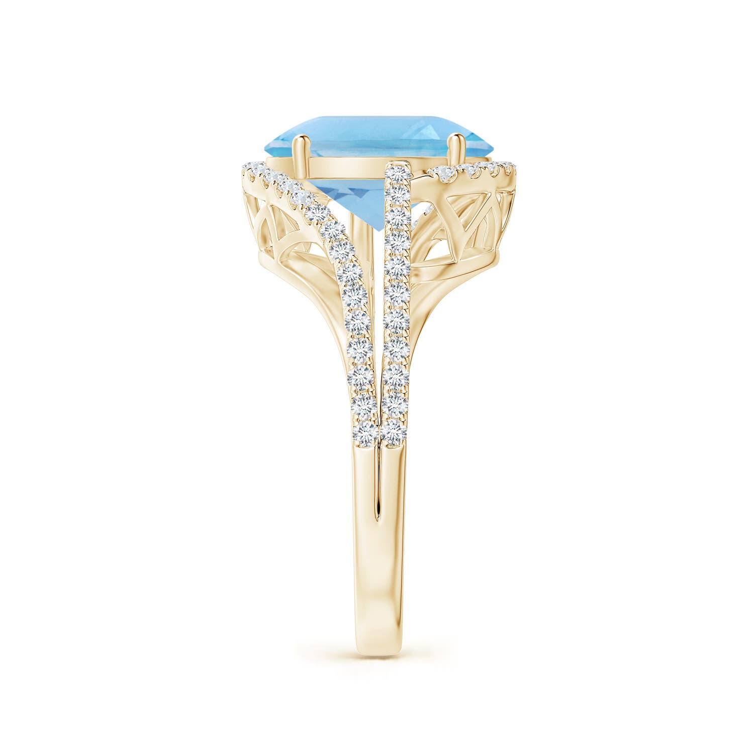 A - Swiss Blue Topaz / 5.2 CT / 14 KT Yellow Gold