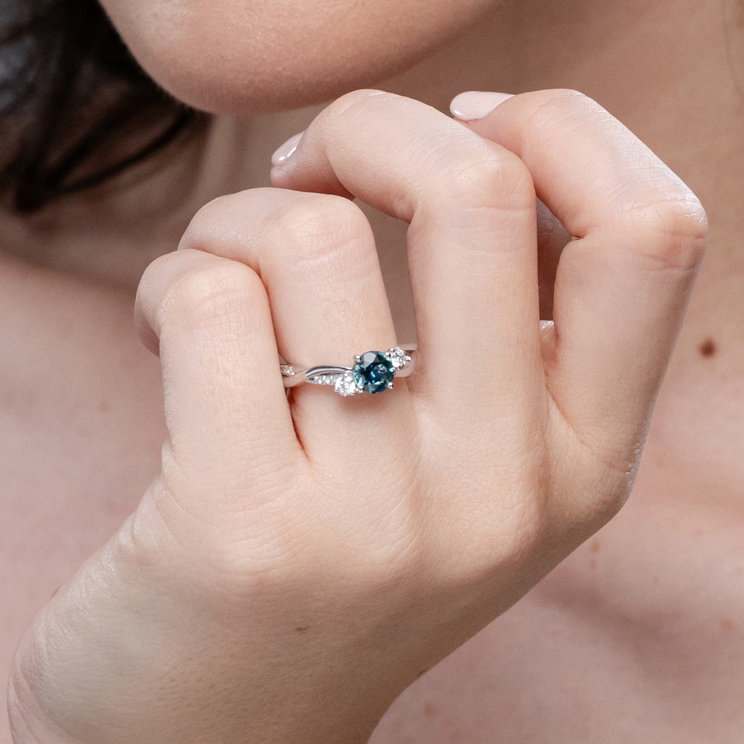 SR2271TSD lifestyle image - lifestyle 4