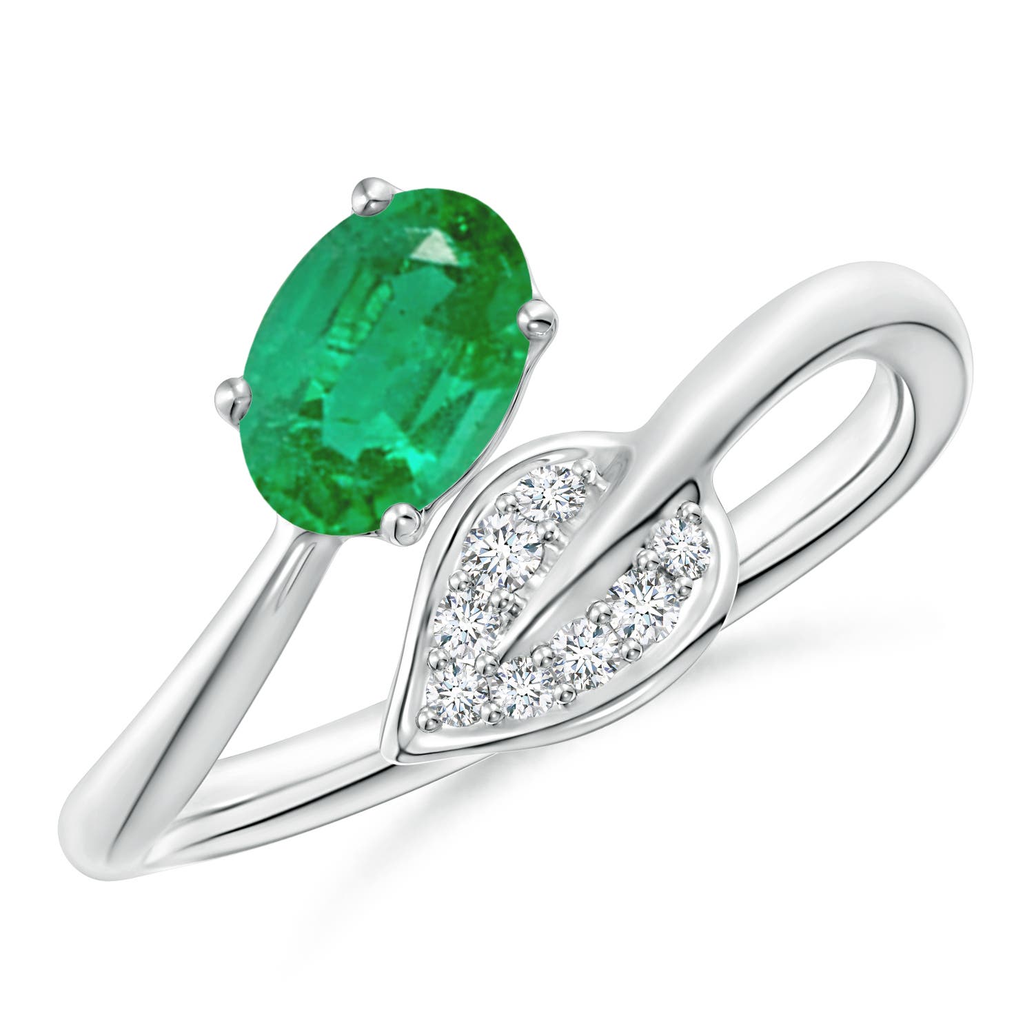 AA - Emerald / 0.71 CT / 14 KT White Gold