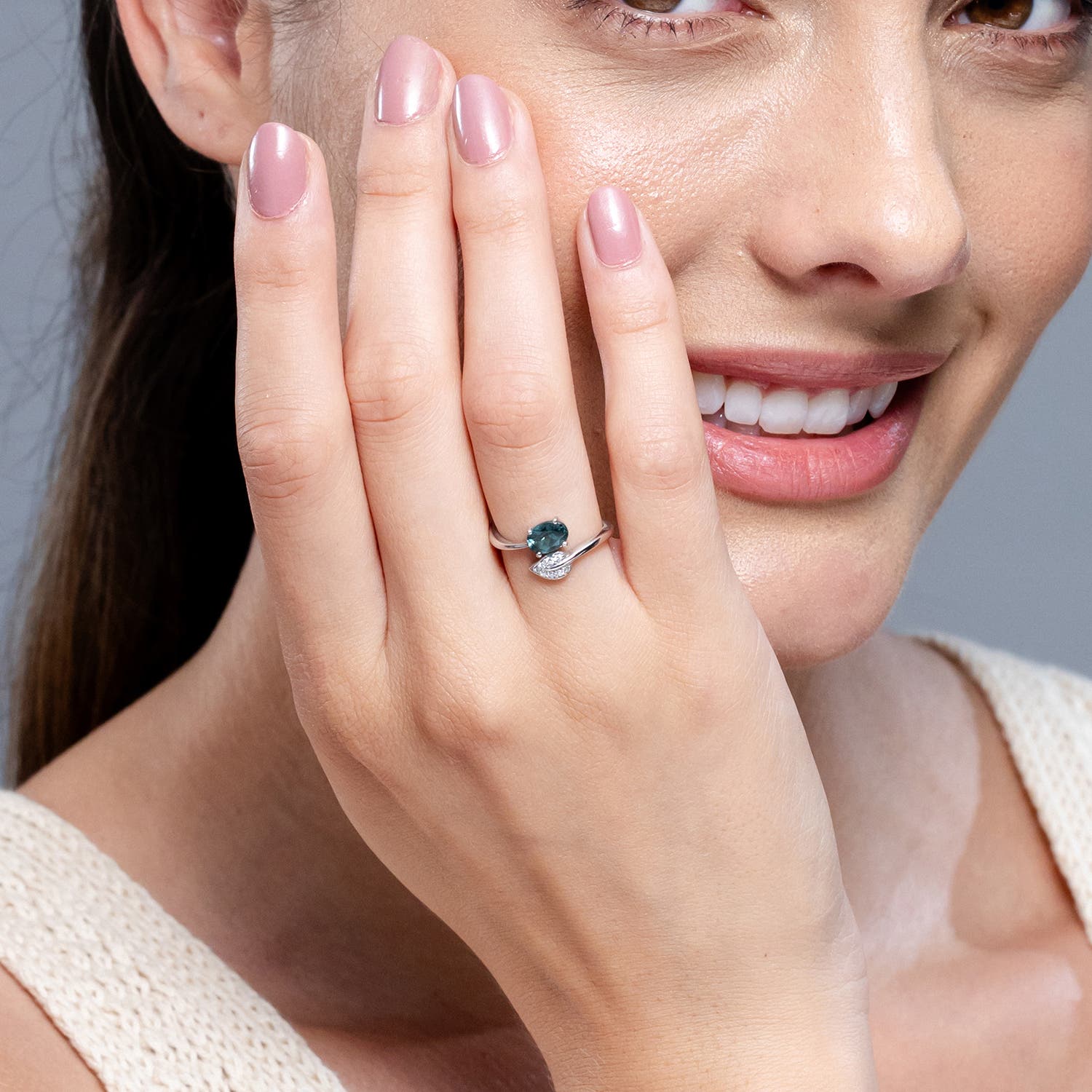 SR2279TSD lifestyle image - lifestyle 5