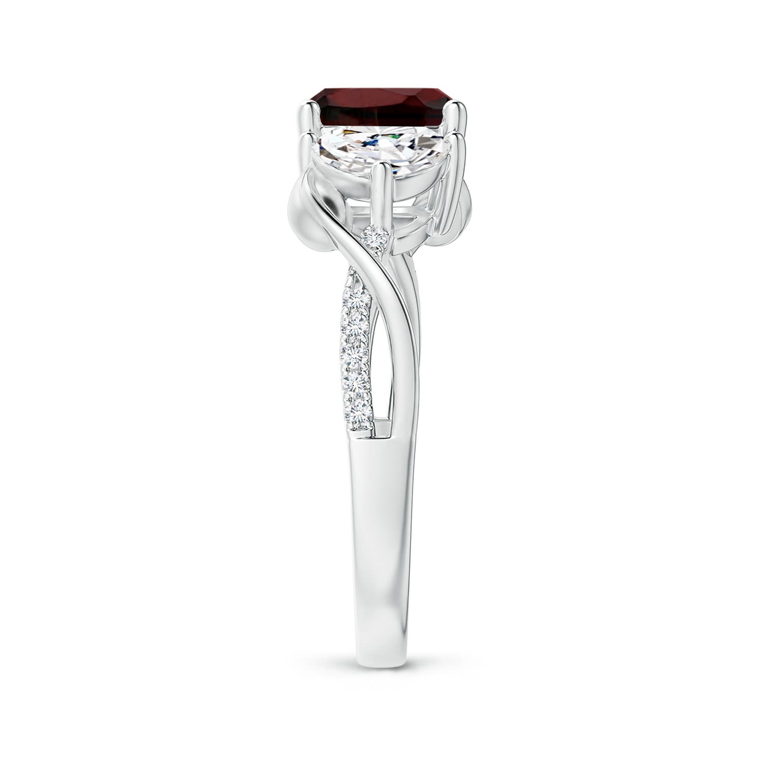 AA - Garnet / 1.73 CT / 14 KT White Gold