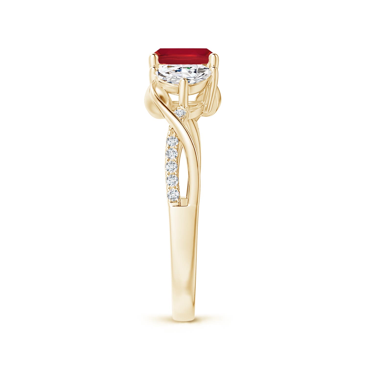 AA - Ruby / 1.33 CT / 14 KT Yellow Gold