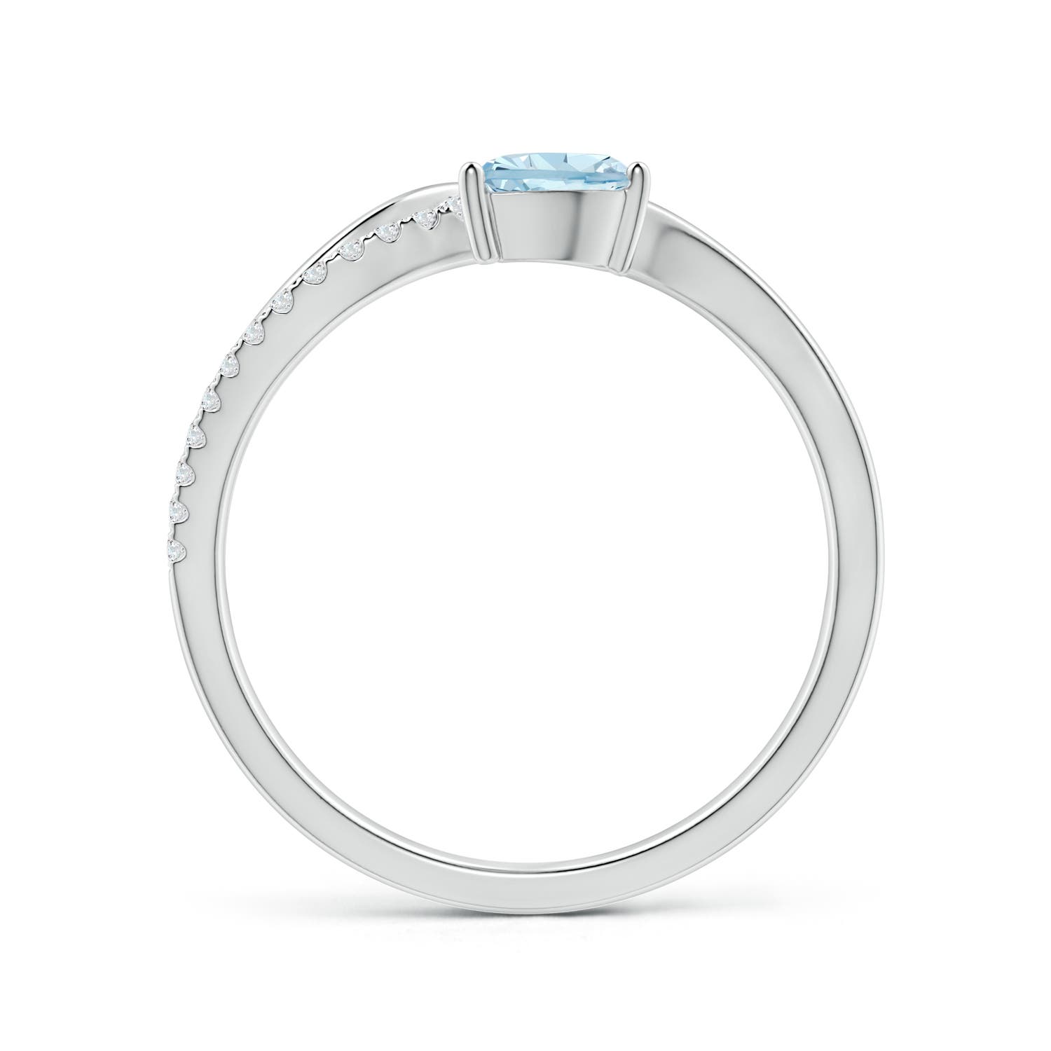 AA - Aquamarine / 0.5 CT / 14 KT White Gold