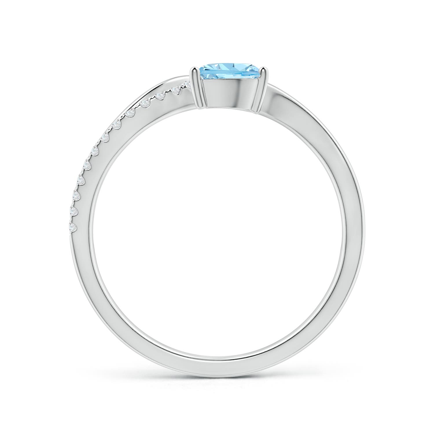 AAAA - Aquamarine / 0.5 CT / 14 KT White Gold