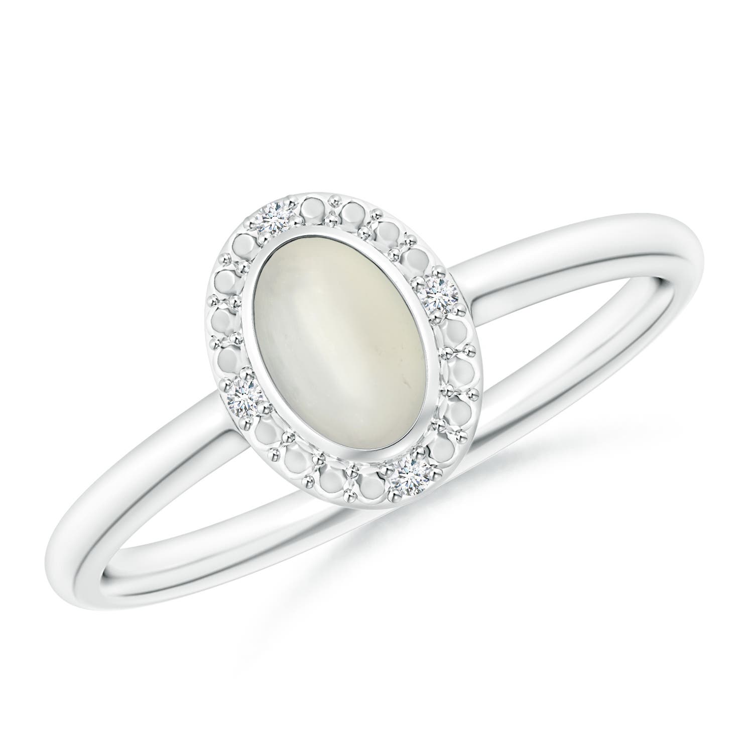 AAA - Moonstone / 0.39 CT / 14 KT White Gold