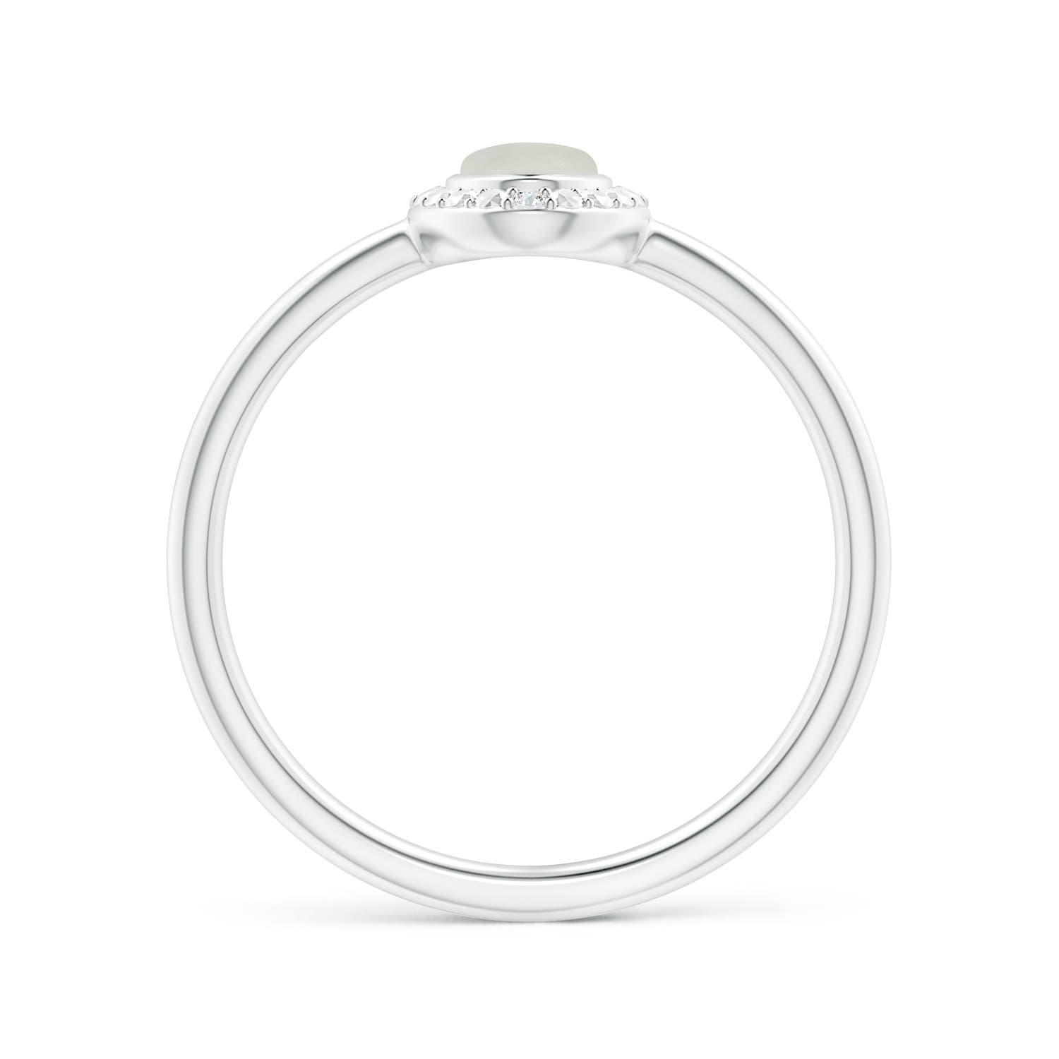 AAA - Moonstone / 0.39 CT / 14 KT White Gold