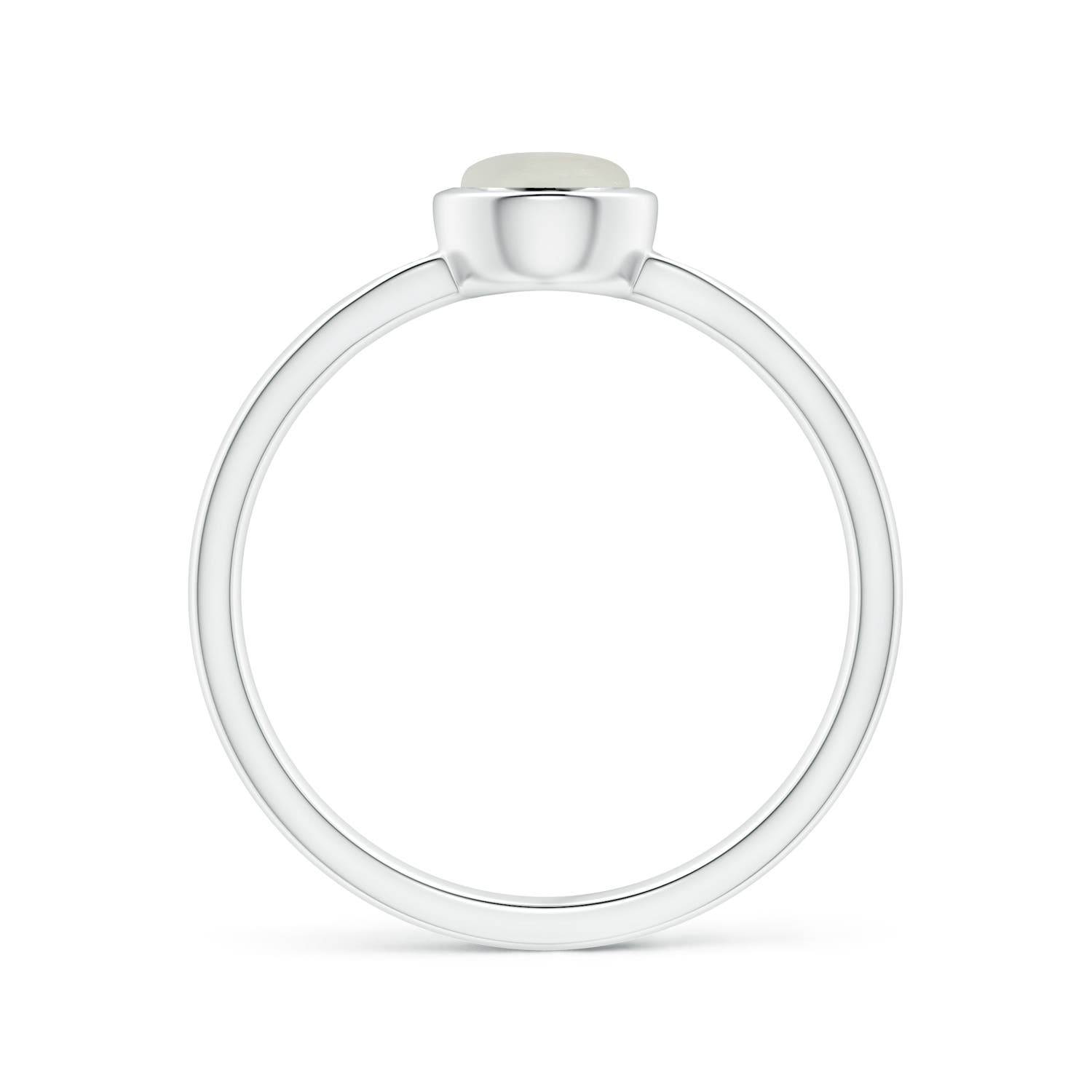 AAA - Moonstone / 0.46 CT / 14 KT White Gold