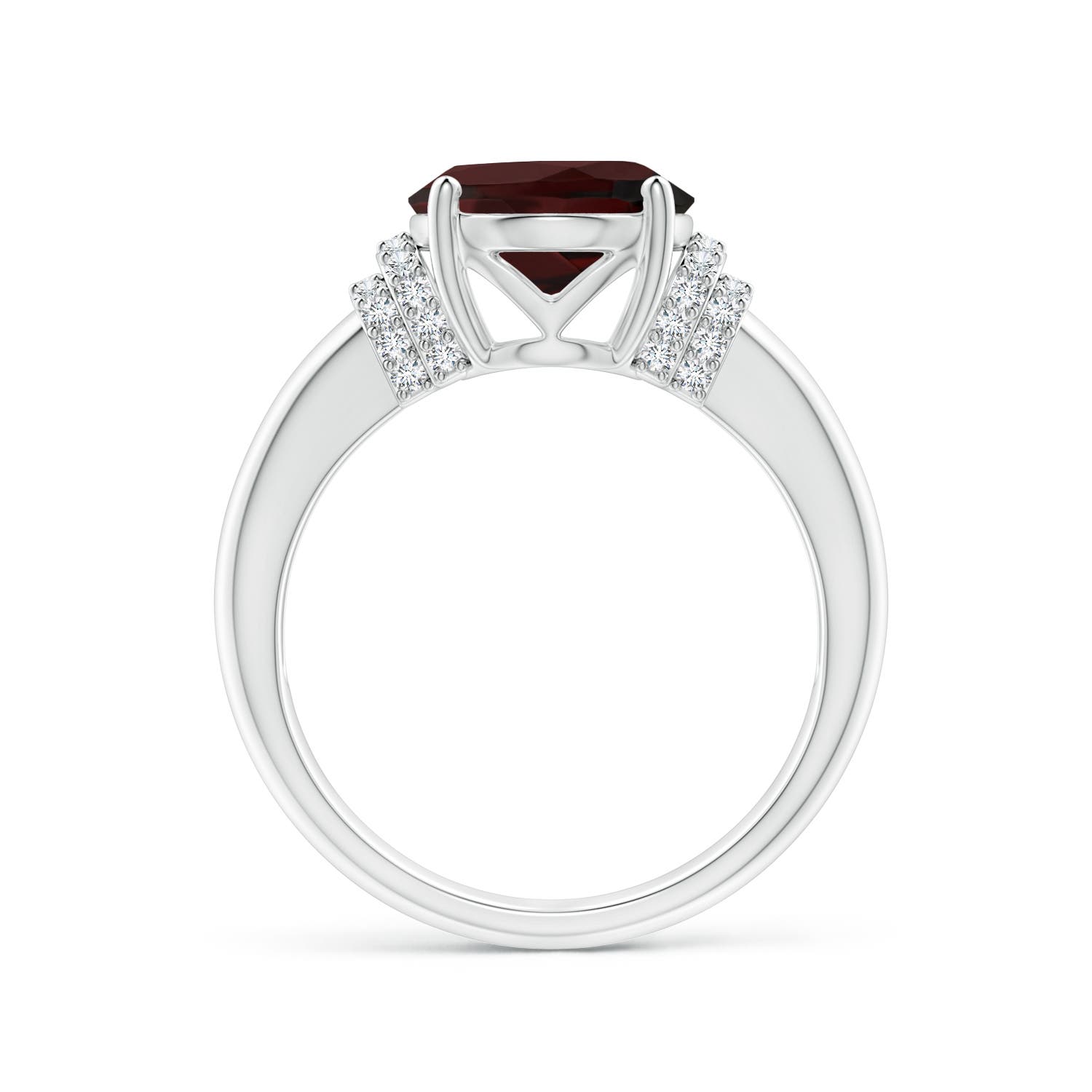 A - Garnet / 4.4 CT / 14 KT White Gold