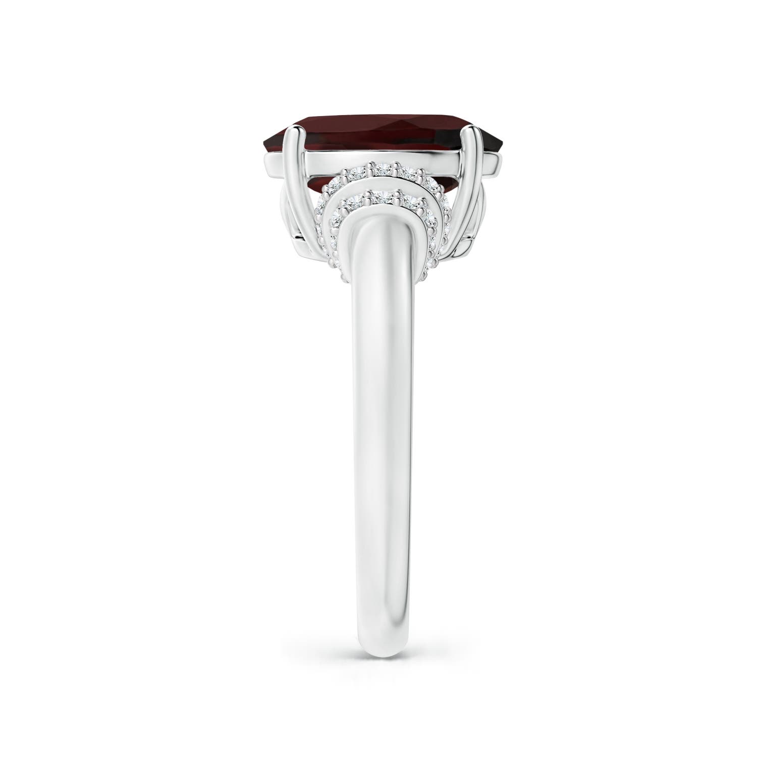 A - Garnet / 4.4 CT / 14 KT White Gold