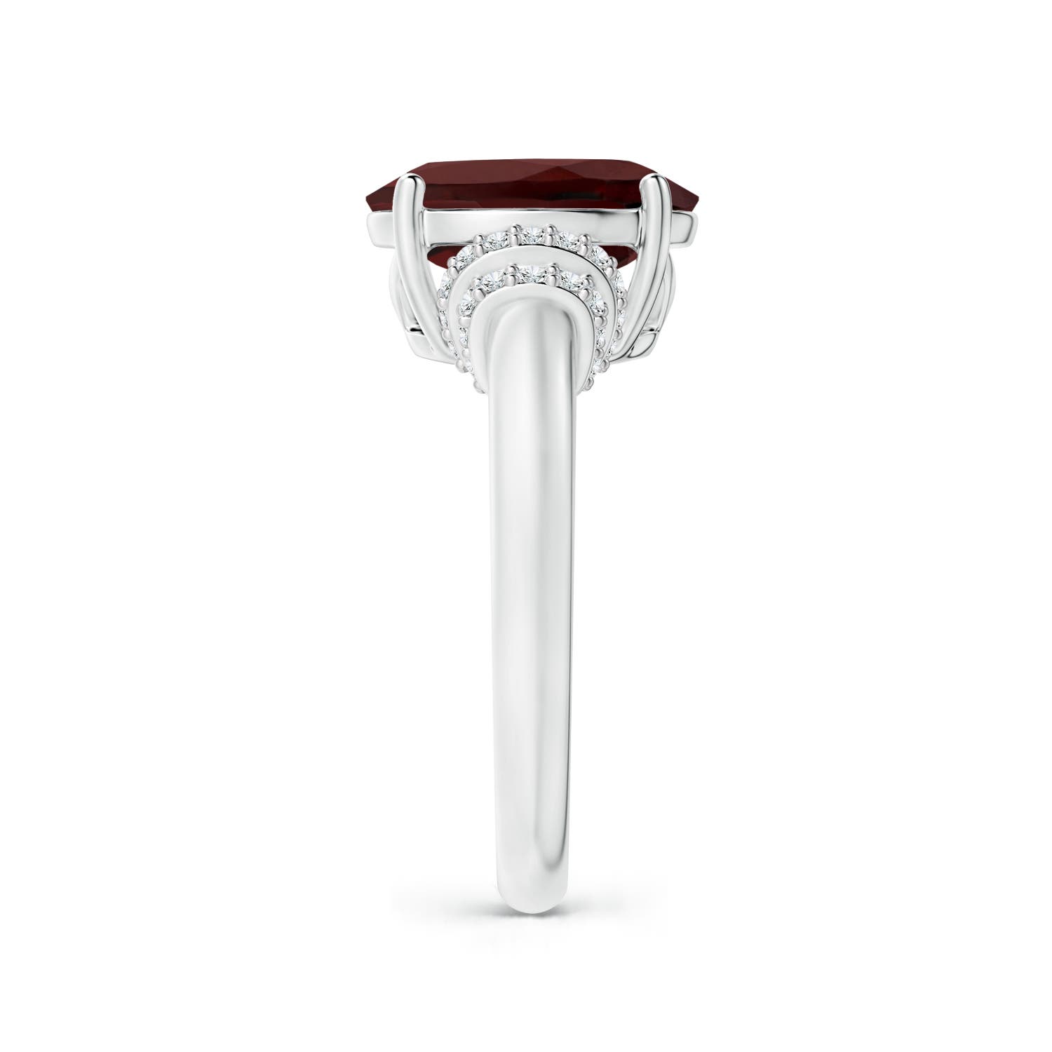 AA - Garnet / 4.4 CT / 14 KT White Gold