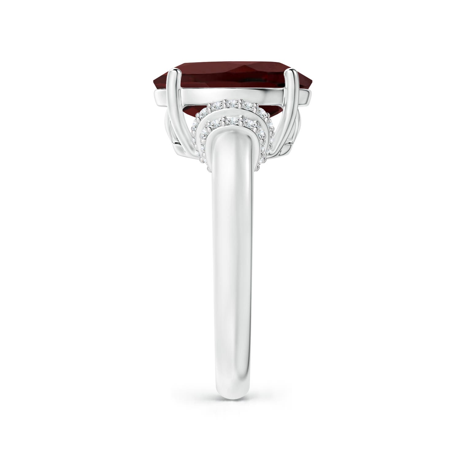 AA - Garnet / 5.39 CT / 14 KT White Gold